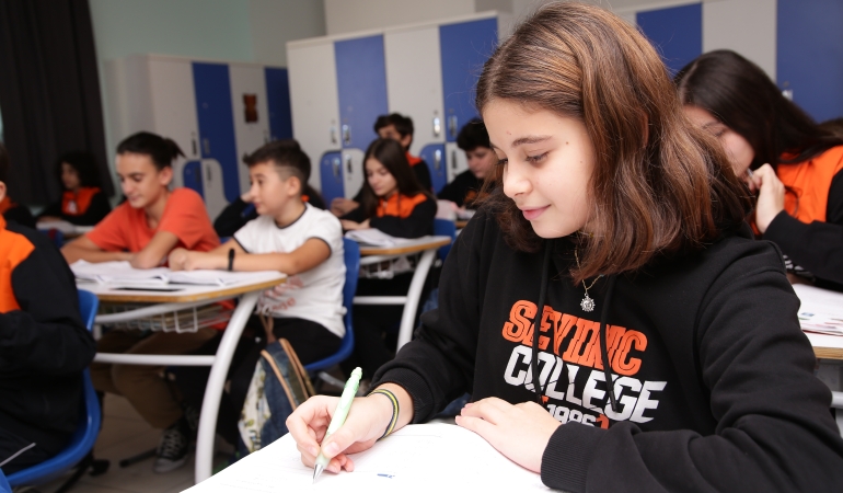 SEVİNÇ EĞİTİM KURUMLARI 2024 YKS DEĞERLENDİRMESİ YÜKSEKÖĞRETİM KURUMLARI SINAVI (YKS) SONRASI UZMANLAR SINAVI VE SORULARI YORUMLADI